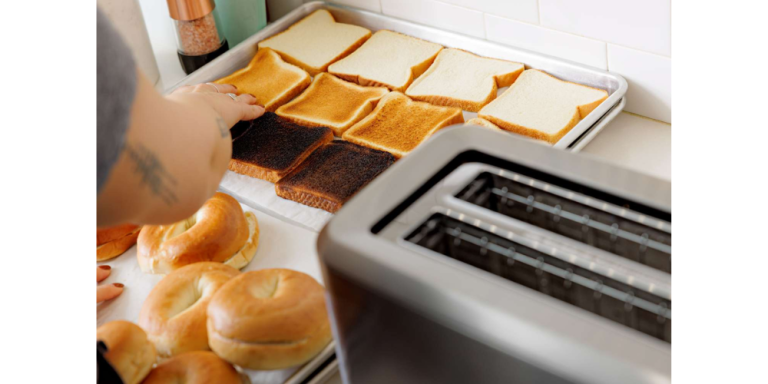 Compact and Versatile Toaster Review