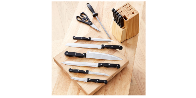 Affordable Amazon Basics 14-Piece Knife Set